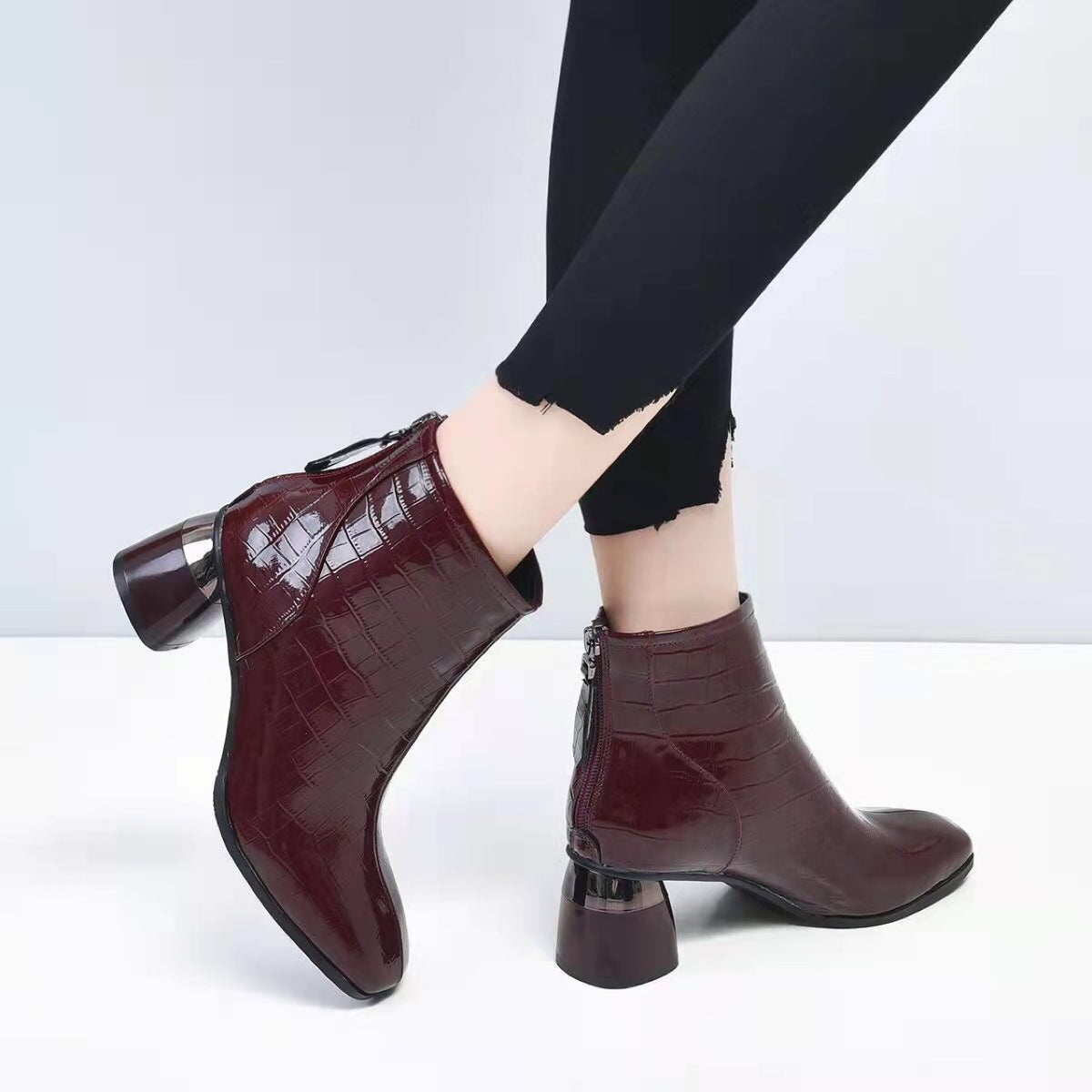 Botines de Mujer con Tacón Bajo y Diseño Croco