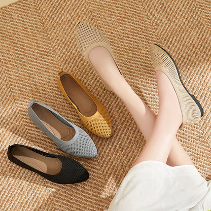 Nuevos zapatos de suela blanda con punta puntiaguda en color sólido