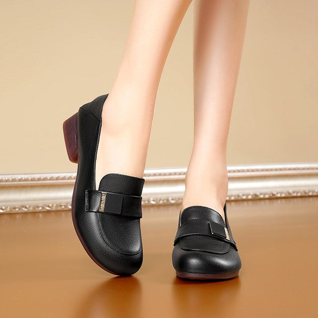 Zapatos de piel para mujer de tacón grueso y bajo, elegantes y de moda.