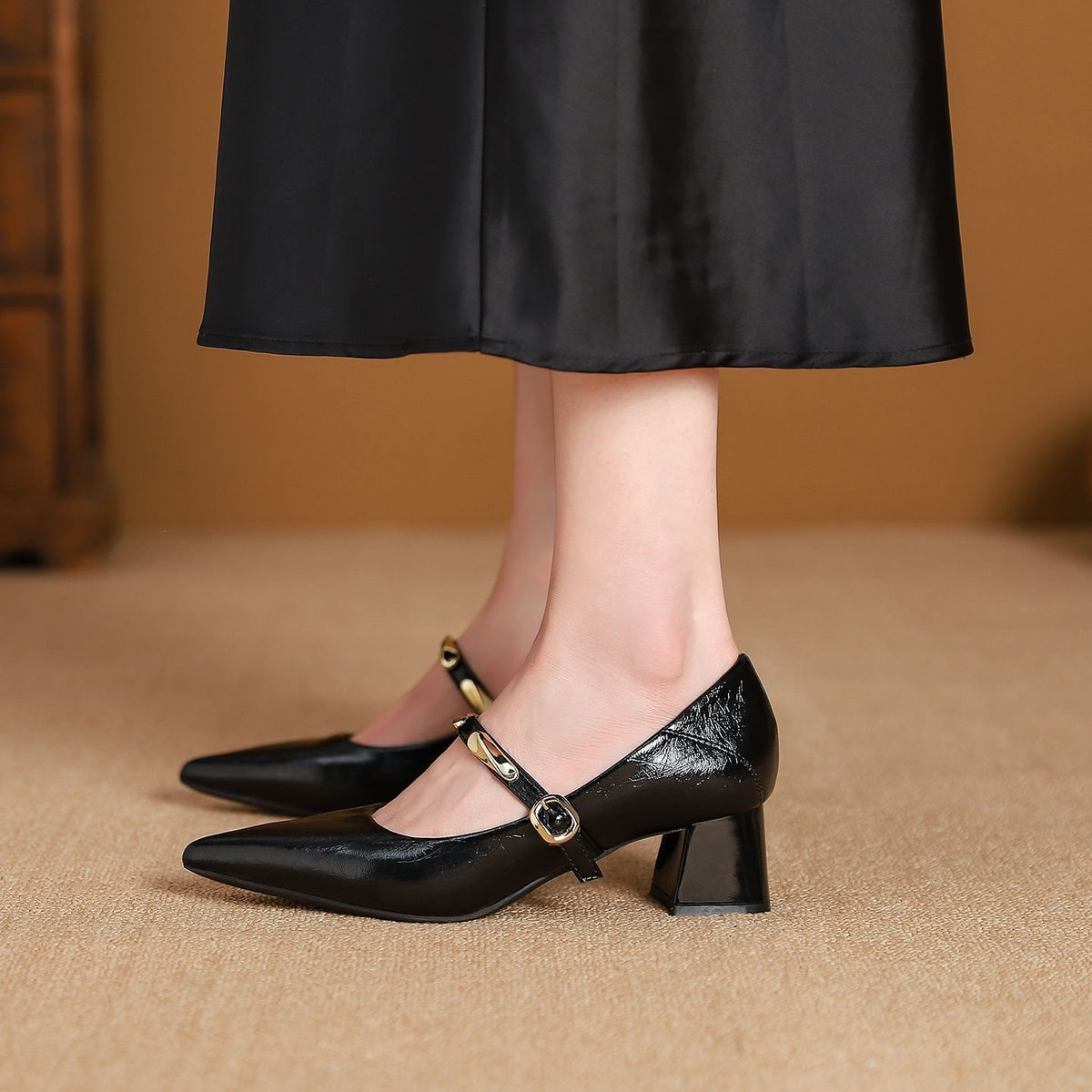 Zapatos Mary Jane de Tacón con Hebilla Dorada