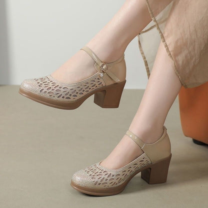 tacones altos de malla calada