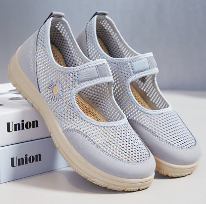 Zapatos de malla sin cordones con pequeñas flores