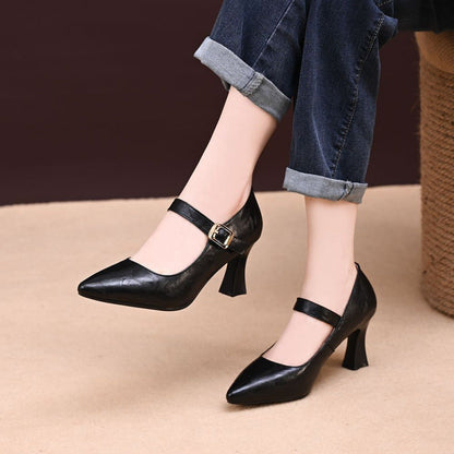 Zapatos de cuero con punta de boca poco profunda y talón grueso