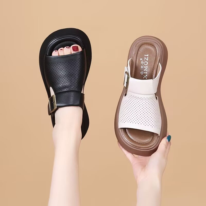 Sandalias de plataforma versátiles con recortes