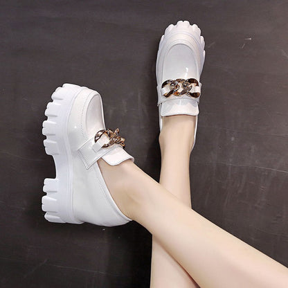 Zapatos de mujer de charol con suela gruesa