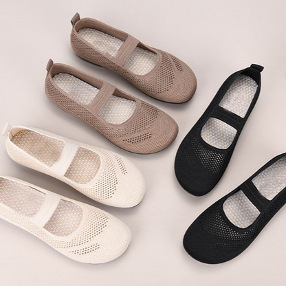 Zapatos de malla con tiras irregulares en la puntera