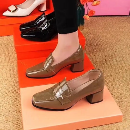 tacones altos femeninos