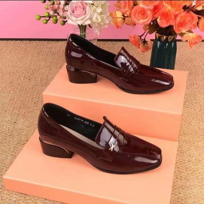 tacones altos femeninos