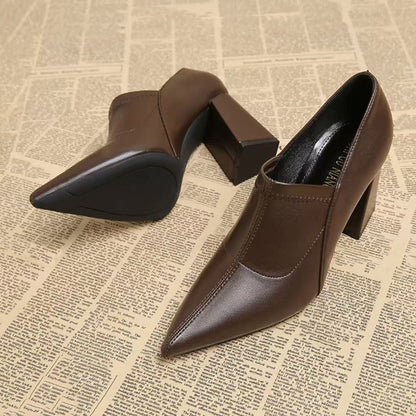 2026 Primavera Nuevos zapatos de tacón alto de punta fina y escote bajo
