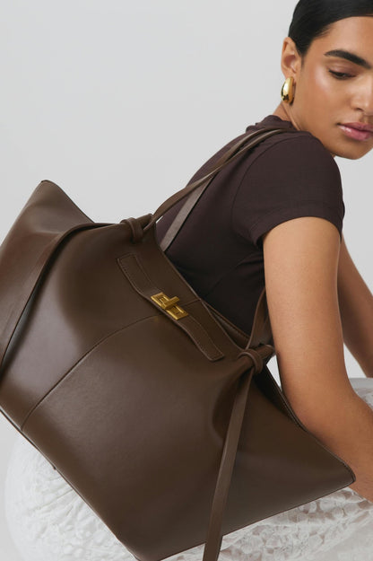 Nuevo bolso de mujer elegante y sencillo de gran capacidad.