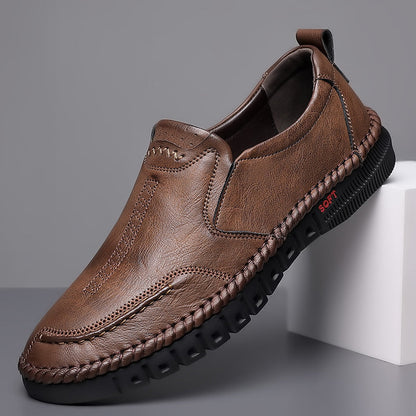 Zapatos en la primavera de 2025, nuevos zapatos de moda, zapatos de cuero para hombres, suelas blandas, zapatos de padre de mediana edad, zapatos casuales, zapatos de cuero para hombres