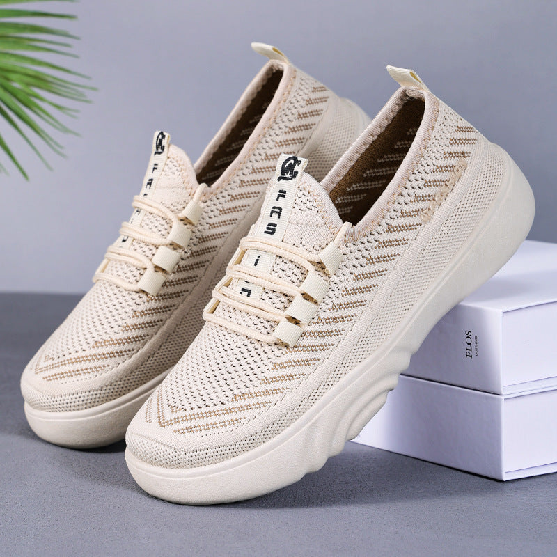 Zapatos de malla con suela ondulada y rayas