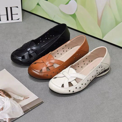 Nuevos zapatos de piel de tacón bajo