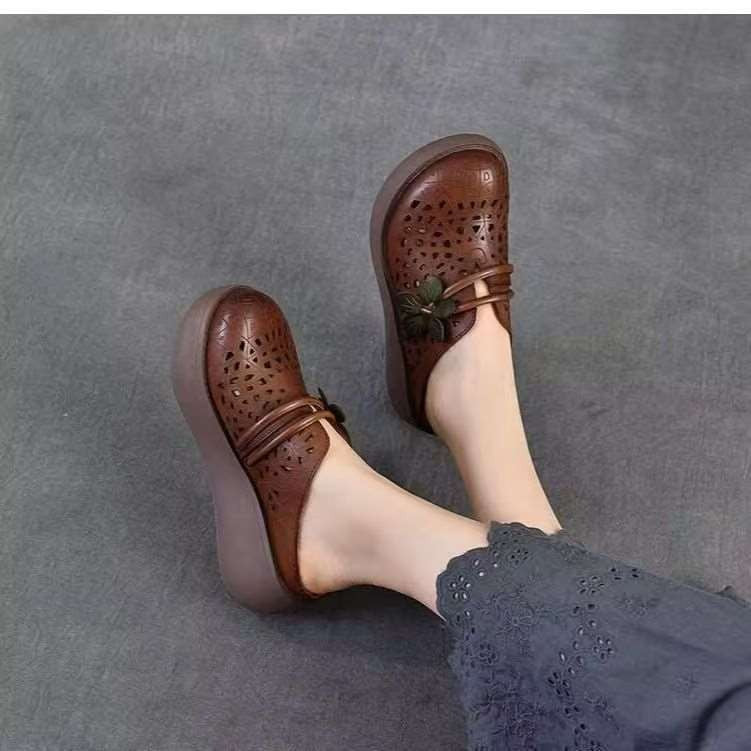 Pantuflas de plataforma con estampado floral retro de piel suave