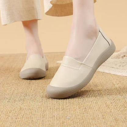 Nuevos zapatos de piel ligeros con suela gruesa que pueden aumentar la estatura.