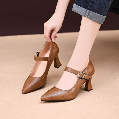 Zapatos de cuero con punta de boca poco profunda y talón grueso