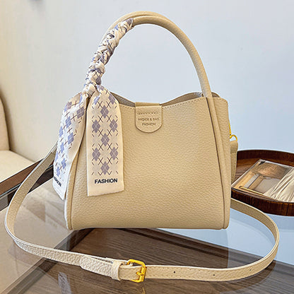 Nuevo bolso minimalista y elegante con estampado de lichi.