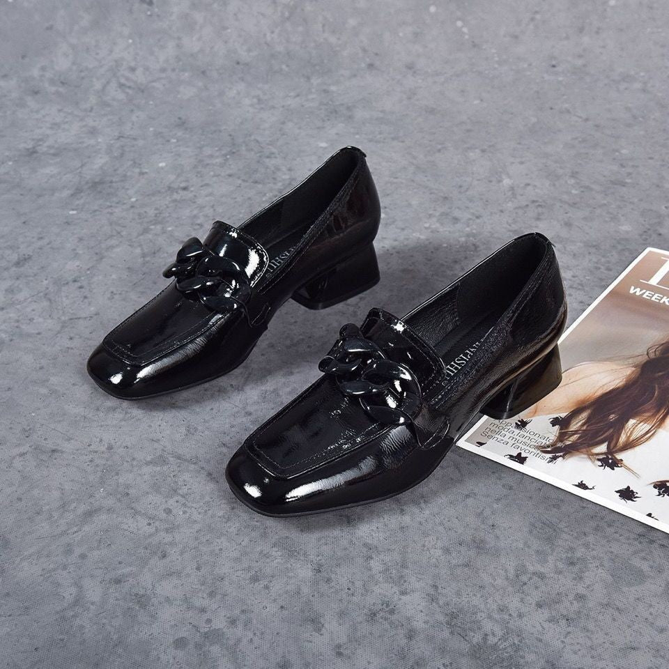 Zapatos de tacón bajo con punta cuadrada de charol
