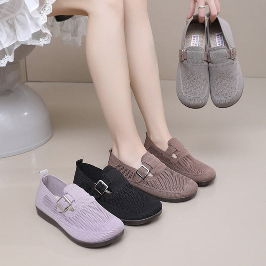 Nuevos zapatos planos de verano con boca baja