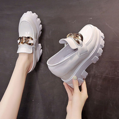 Zapatos de mujer de charol con suela gruesa