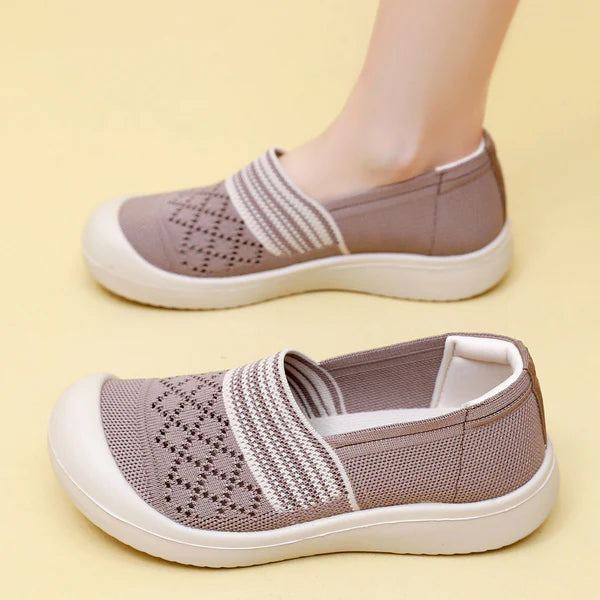 Zapatos casuales calados y transpirables, antideslizantes y resistentes al desgaste, suela blanda y cómoda
