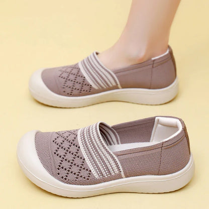 Zapatos casuales calados y transpirables, antideslizantes y resistentes al desgaste, suela blanda y cómoda