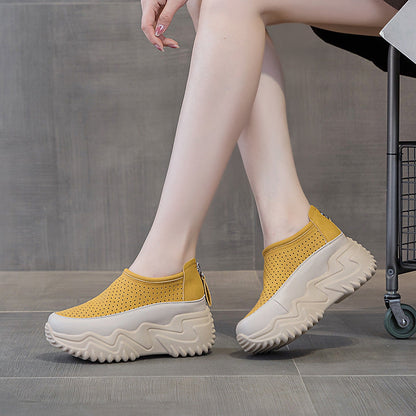 Zapatos casuales de verano con aumento de altura huecos