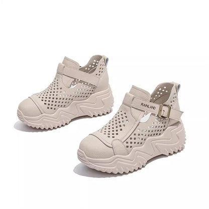 Zapatos de plataforma con perforaciones