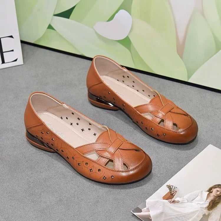 Nuevos zapatos de piel de tacón bajo