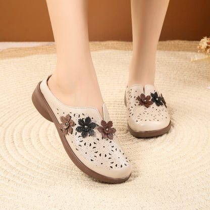 Tacones de cuña huecos antideslizantes con parte trasera cerrada.