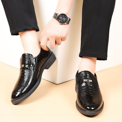 Zapatos de negocios de piel con estampado de cocodrilo