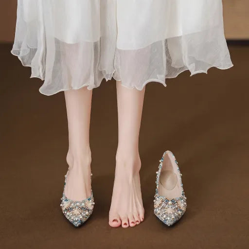 Estilo étnico nuevo 2026, zapatos planos con diamantes de imitación y estampado metálico, zapatos de tacón alto con punta en pico
