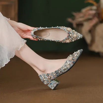 Estilo étnico nuevo 2026, zapatos planos con diamantes de imitación y estampado metálico, zapatos de tacón alto con punta en pico