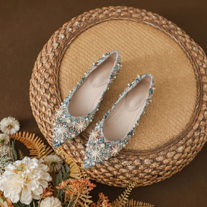 Estilo étnico nuevo 2026, zapatos planos con diamantes de imitación y estampado metálico, zapatos de tacón alto con punta en pico