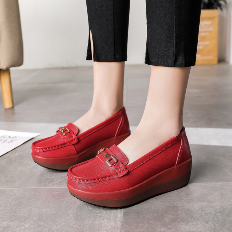 Zapatos suaves de cuero genuino con suela gruesa