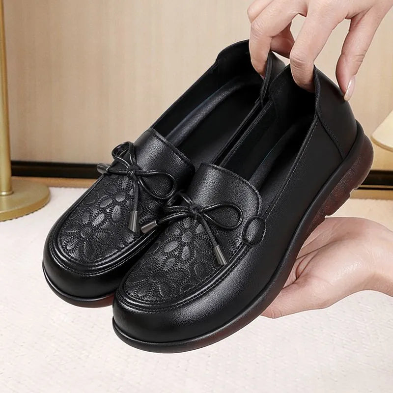 Zapatos loafer bordados corte bajo