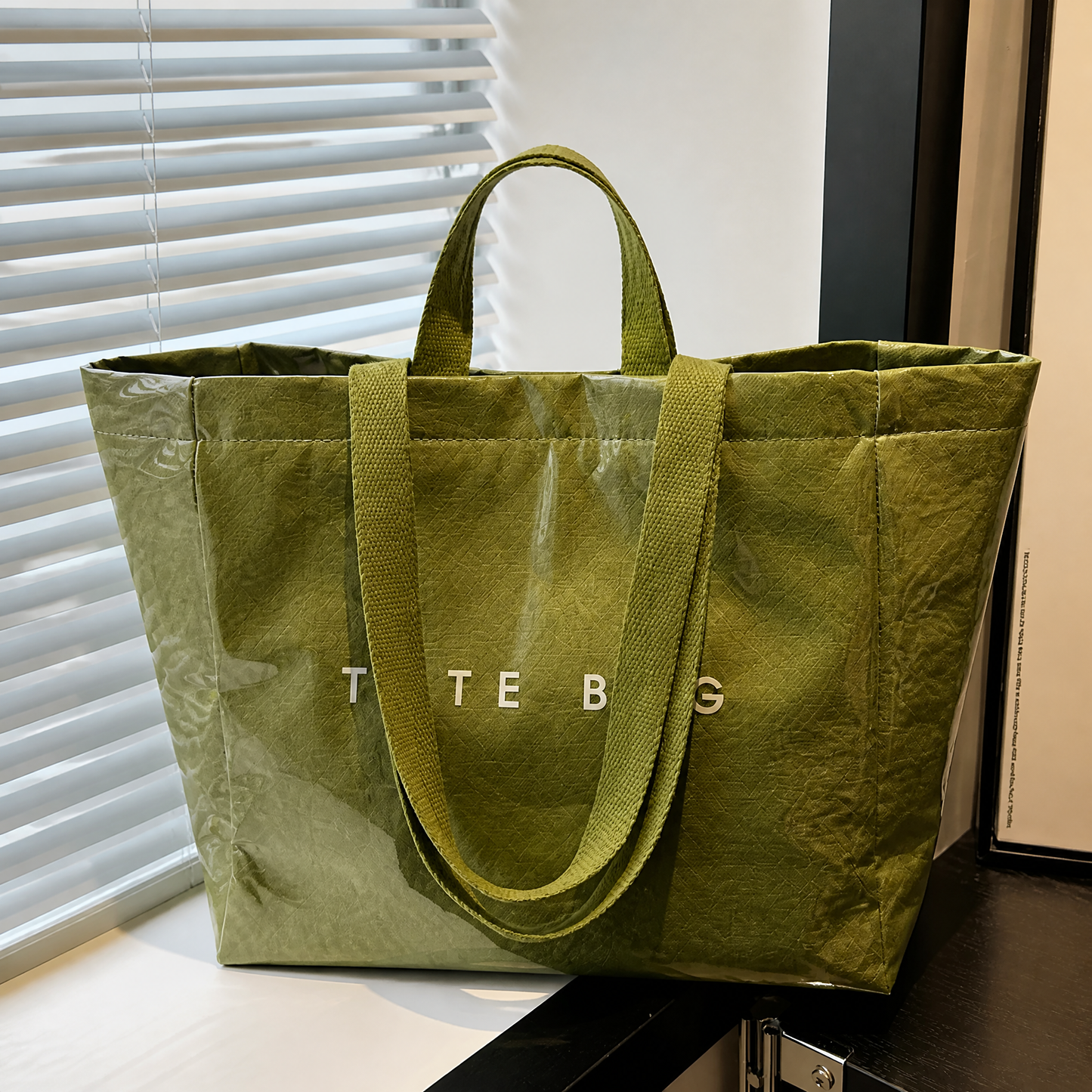 Bolso tote de gran capacidad en color liso para mujer, bolsa de mano de PVC transparente impermeable y de moda