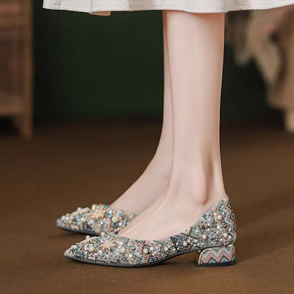 Estilo étnico nuevo 2026, zapatos planos con diamantes de imitación y estampado metálico, zapatos de tacón alto con punta en pico
